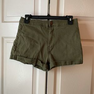 Forever 21 olive green shorts size 28